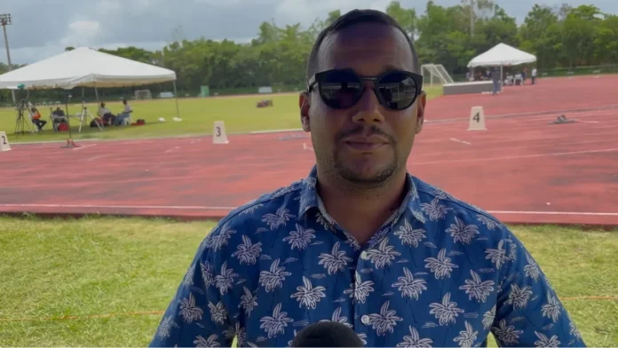 Alcalde Figari apoya atletismo en Bayaguana.