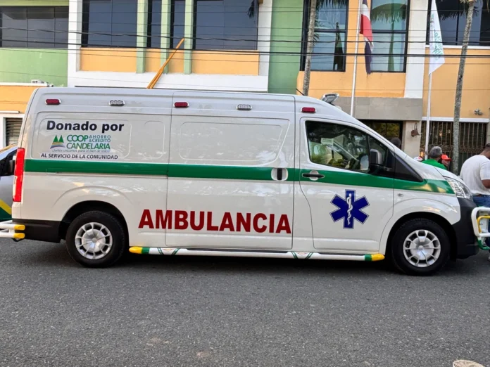 Ambulancia entregada por Cooperativa La Candelaria
