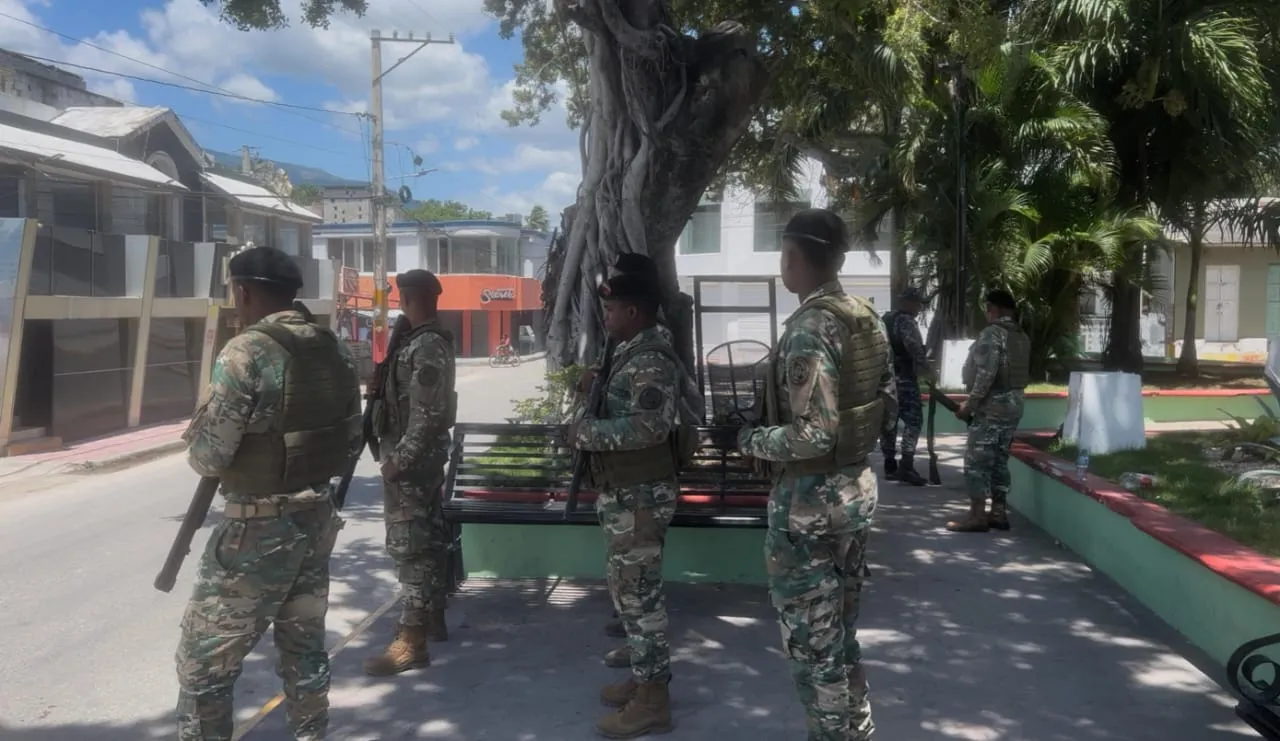 Despliegue militar en Cabral ante protesta.
