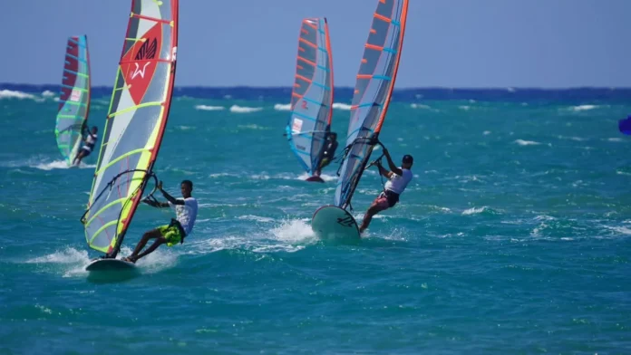 Cabarete Classic 2026: windsurfistas en acción.