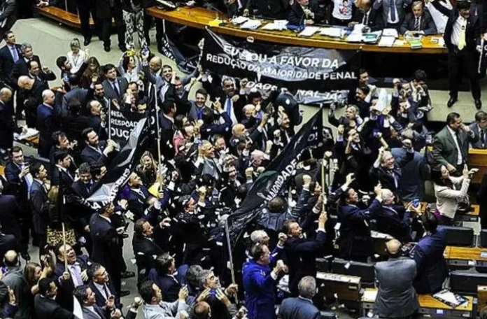 Brasil aprueba reducción de edad penal