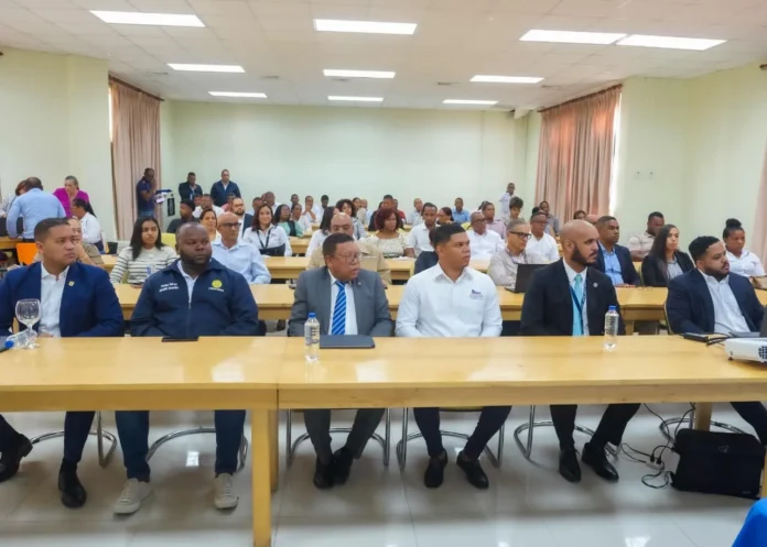 Capacitación sobre transparencia municipal en RD