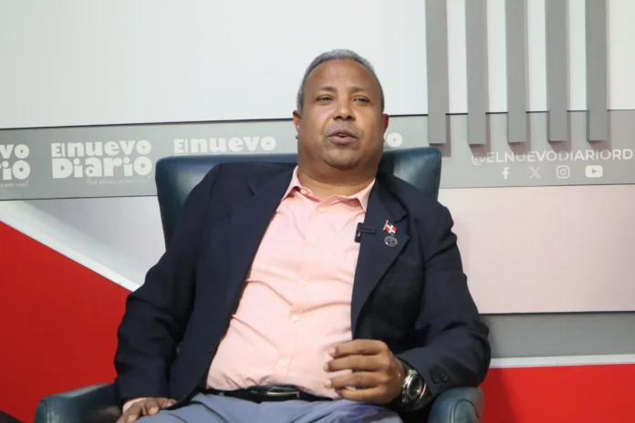 Caonabo Valdez defiende democracia del PRM