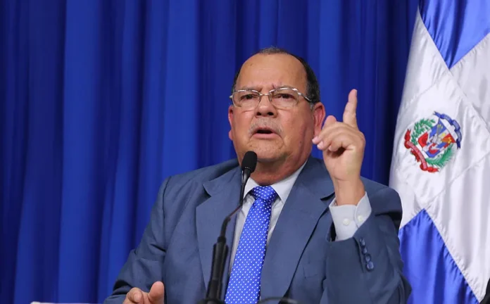 Carlos Segura Foster critica manejo agrícola gubernamental.