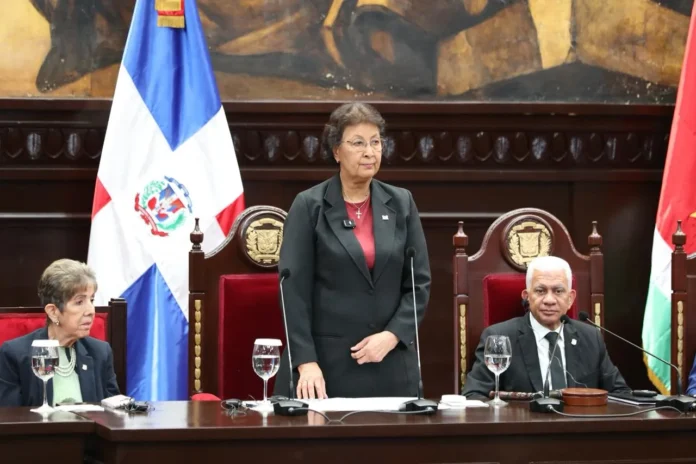 Presidenta de Surinam en el Congreso Nacional