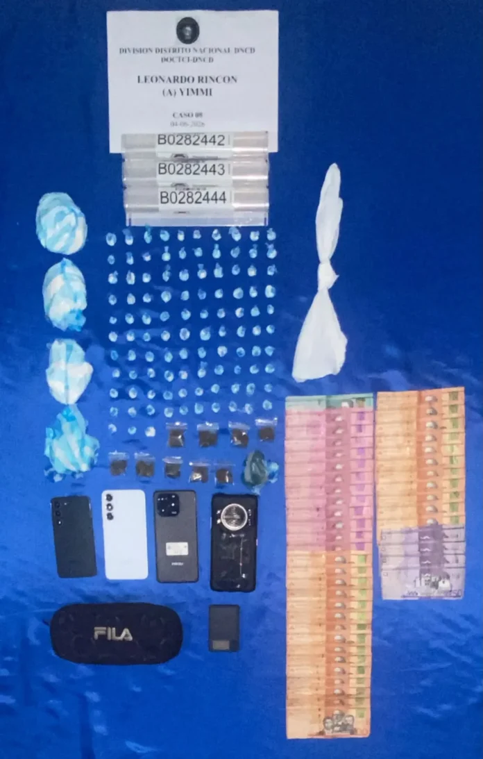 DNCD confisca drogas y arresta 14 personas.