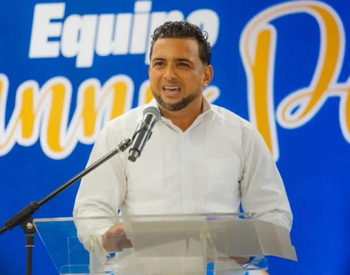 Danny Pérez se une al PRM en Espaillat.
