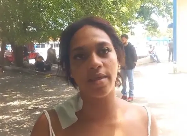 Mujer apuñalada por celos en Santiago.