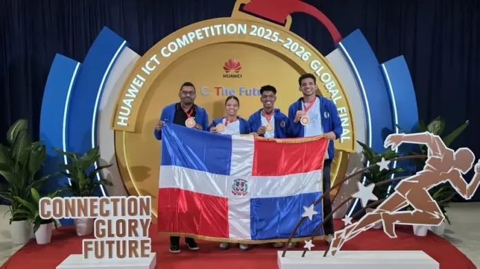 Estudiantes dominicanos ganan competencia Huawei en China.