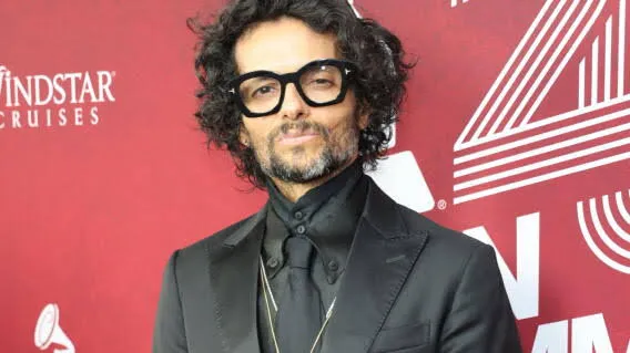Draco Rosa recibe nacionalidad colombiana.