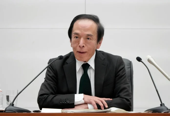 Gobernador del Banco de Japón retoma funciones.