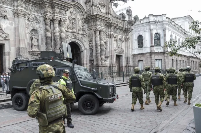 Ecuador declara estado de excepción por violencia.