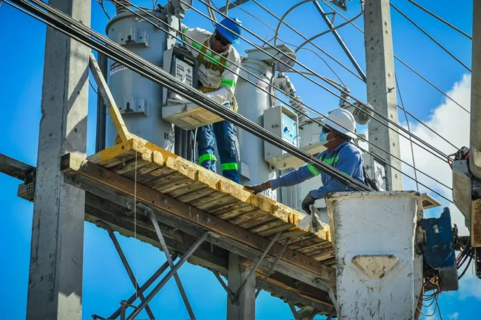 Edeeste mejora servicio eléctrico en Invivienda.