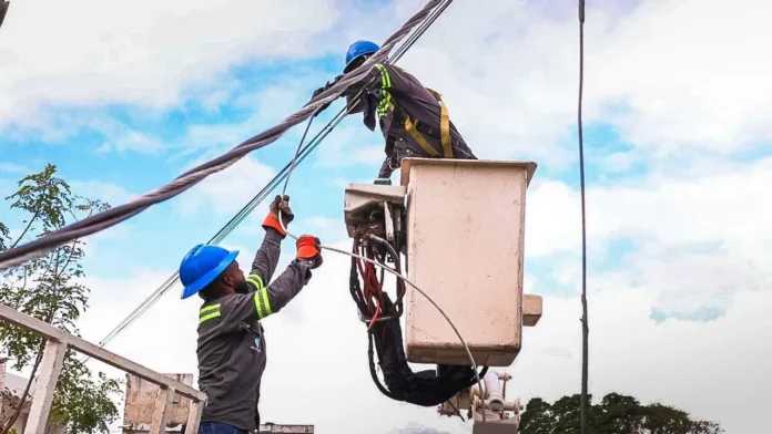 Mejoras en servicio eléctrico en Brisas del Este