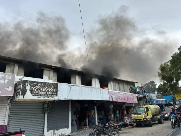 Incendio en edificio en construcción Barahona