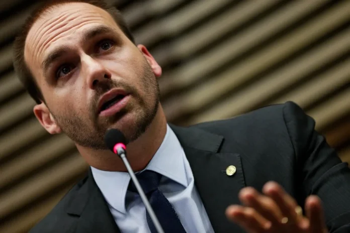 Eduardo Bolsonaro en juicio por obstrucción.