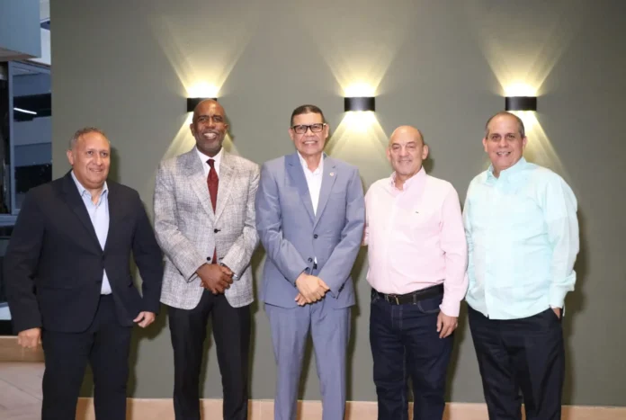 Ricardo Nieves promueve ética en el deporte.