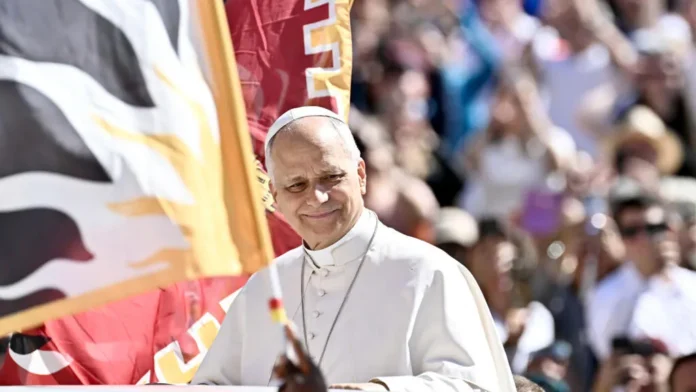 Papa León XIV en encuentro con fieles.