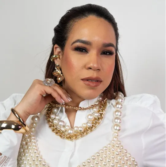 Elizabeth Téllez presenta su libro 