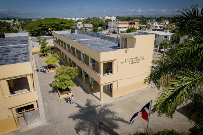 Evaluación de daños en centro educativo.