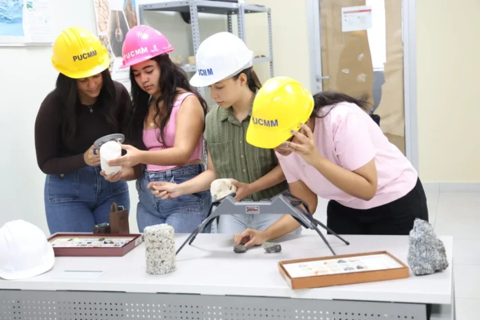 Inclusión de mujeres en ingeniería y ciencias