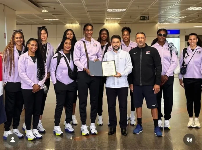 Embajador reconoce a Las Reinas del Caribe