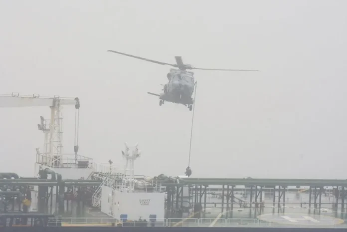 Francia intercepta petrolero ruso en el Atlántico