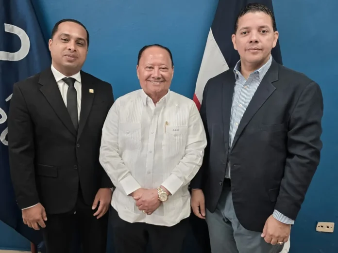 Hendrich Ramírez juramentado como fiscal titular.