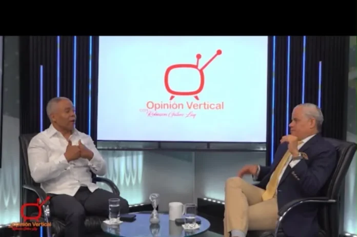 Francisco Fernández en obras sociales comunitarias.