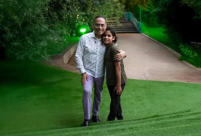 Gilberto Santa Rosa y su nieto Ian Marco.