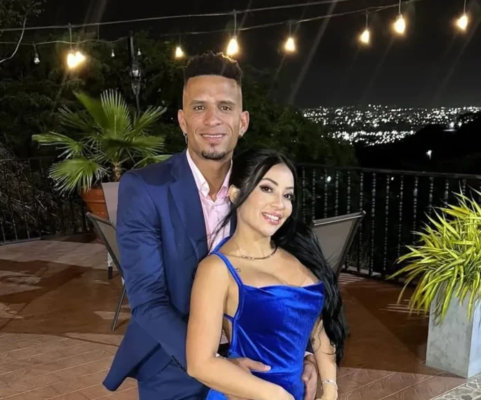 Gorkys Hernández despide a su esposa.