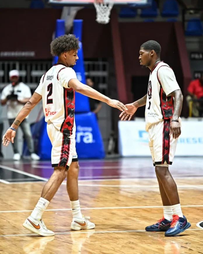 Gigantes vencen a Héroes en la LNB