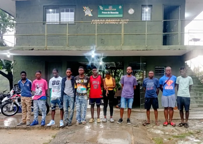 Ejército detiene haitianos indocumentados en RD