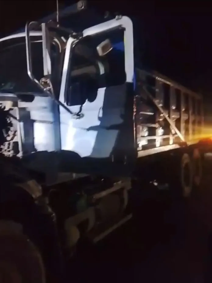 Motociclista fallece en accidente con camión.