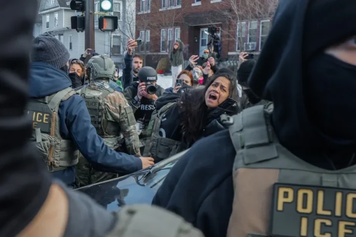 Imputación a 15 personas en Minnesota.