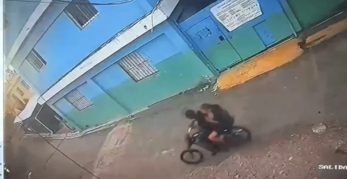 Joven denuncia asalto armado en Haina