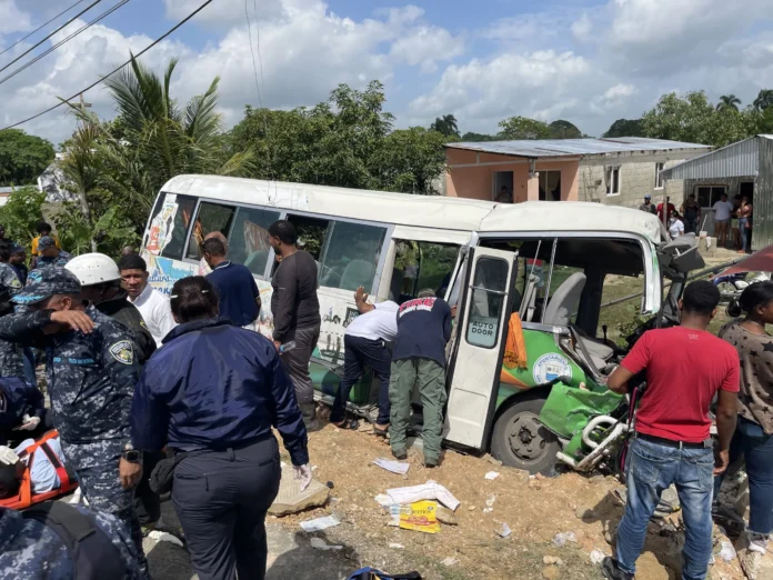 Accidente de autobús en Hato Mayor.