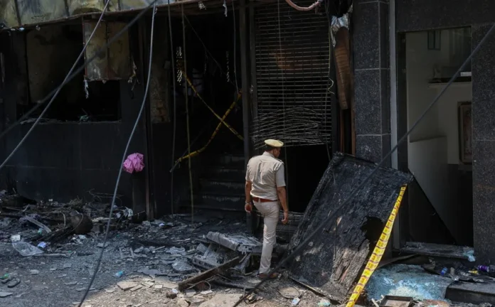 Incendio en hospital de India deja víctimas.
