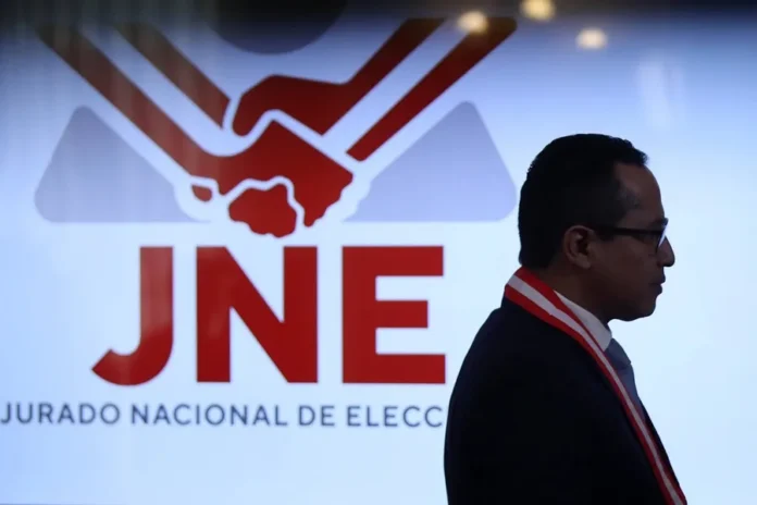 Segunda vuelta presidencial ordenada en Perú