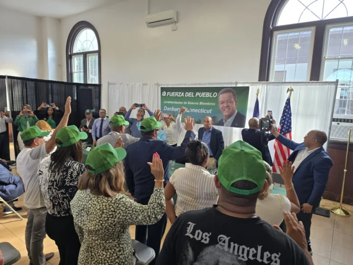 Juramentación de nuevos miembros en Connecticut
