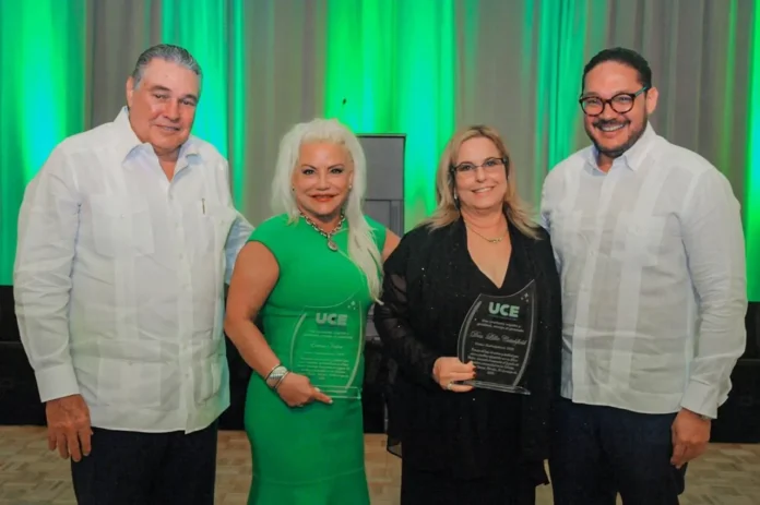Encuentro de egresados UCE en Miami