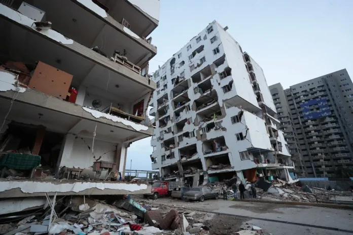 Terremotos en La Guaira, devastación y caos.