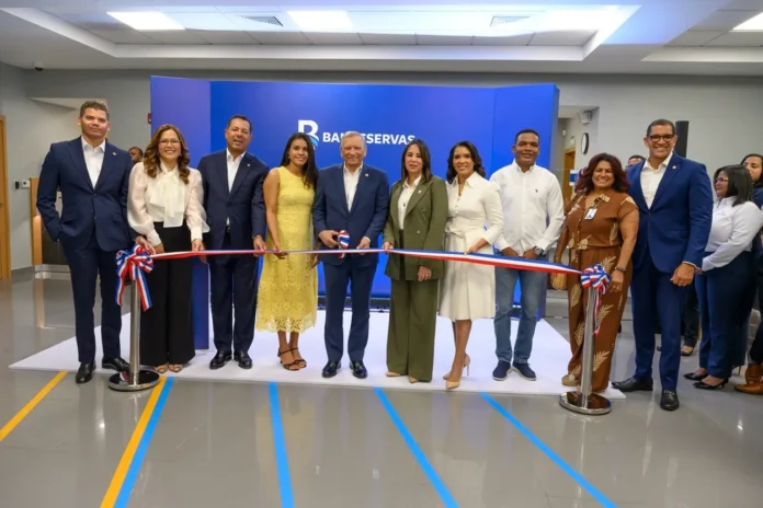 Inauguración de oficina Banreservas en Santo Domingo.