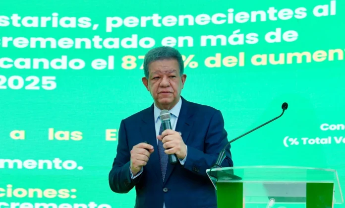 Leonel Fernández en rueda de prensa sobre renuncias.