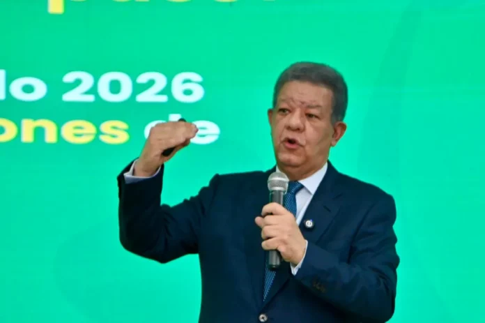 Leonel Fernández pide retirar reforma fiscal.