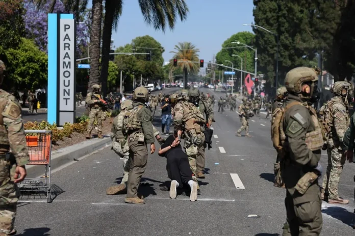Redadas migratorias en Los Ángeles, miedo persistente.