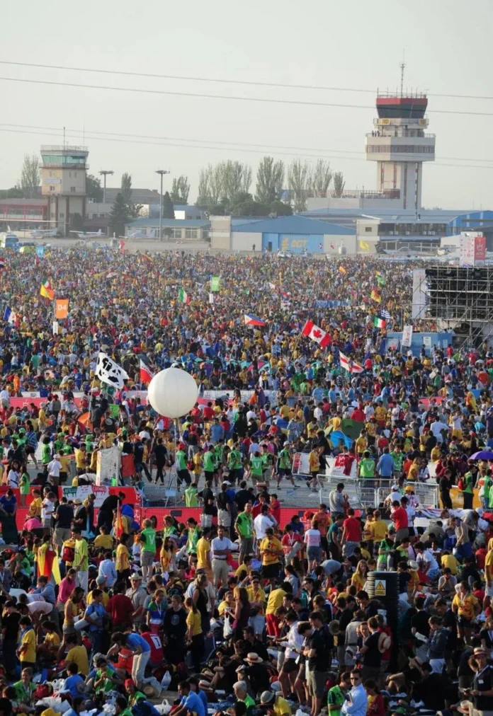 Multitud de jóvenes en Madrid con fe