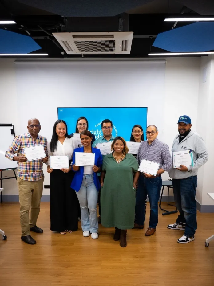 Médicos dominicanos en taller de comunicación ética