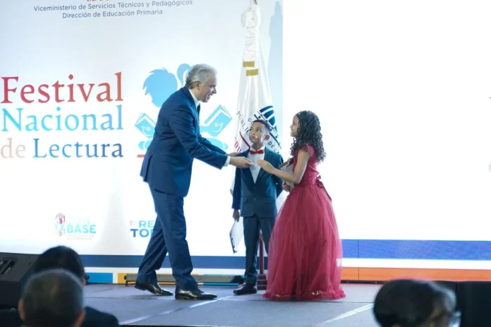 Festival Nacional de Lectura en escuelas dominicanas.