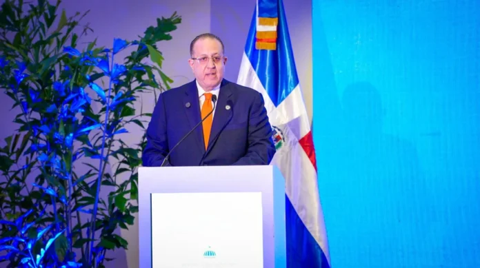 Ministro Magín anuncia medidas económicas urgentes.